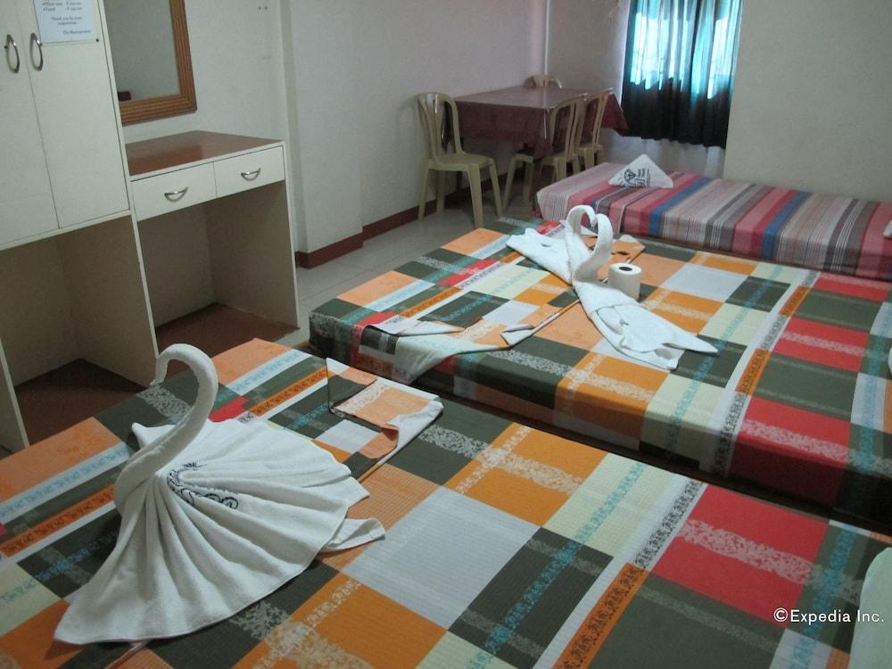 Sea Jewel Beach Resort Puerto Galera Exterior foto